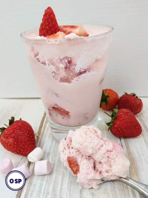 Easy Weight Watchers desserts: Zero Point Marshmallow Strawberry Fluff