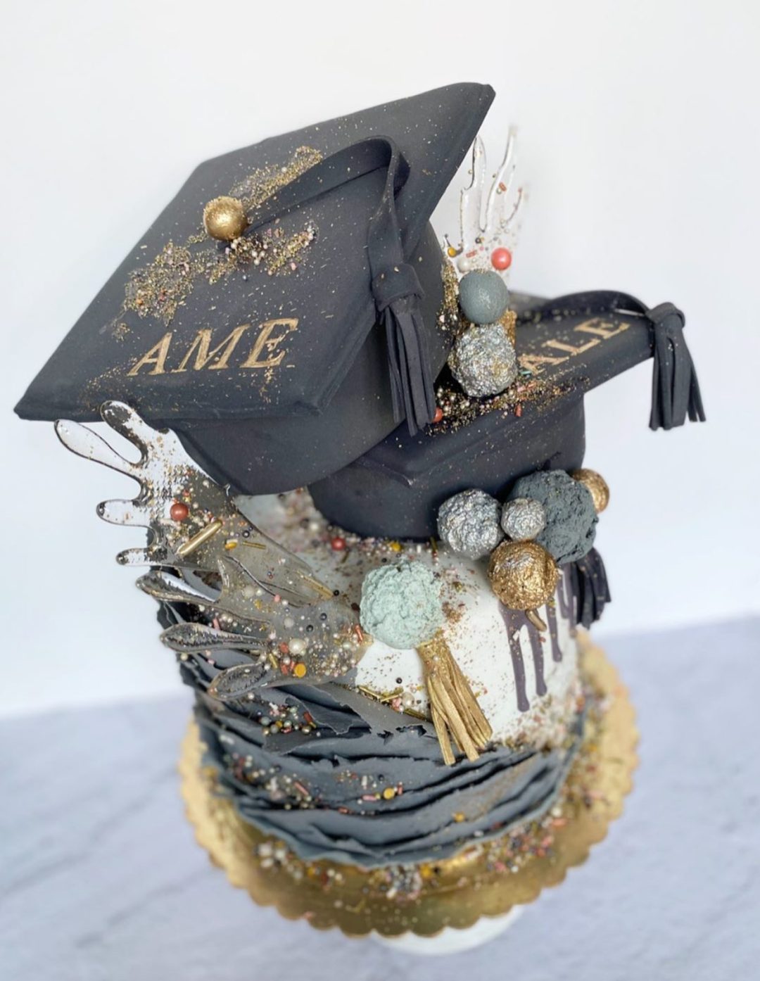 Unique grad cakes with caps