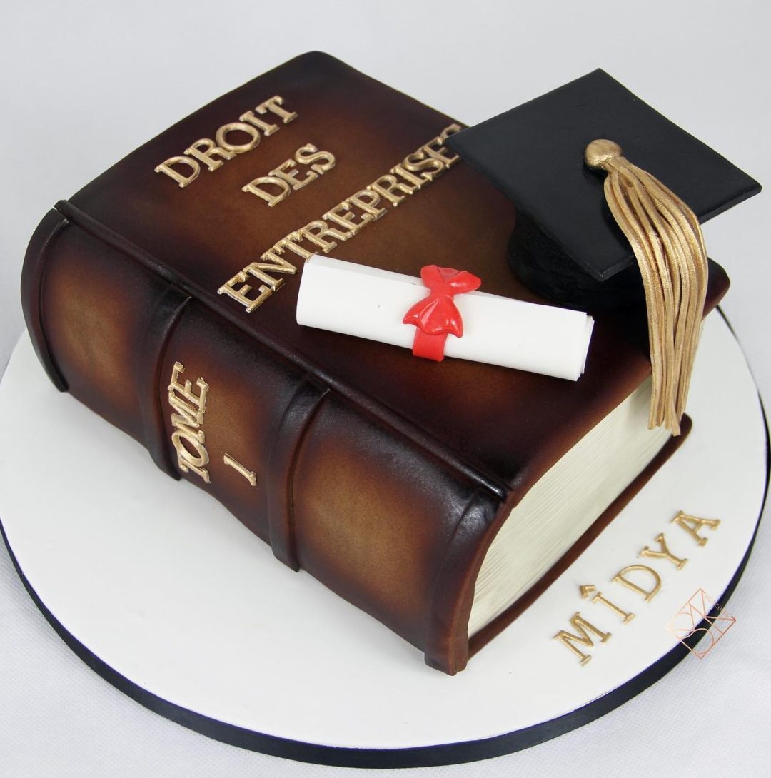 Graduation cake for lawyers