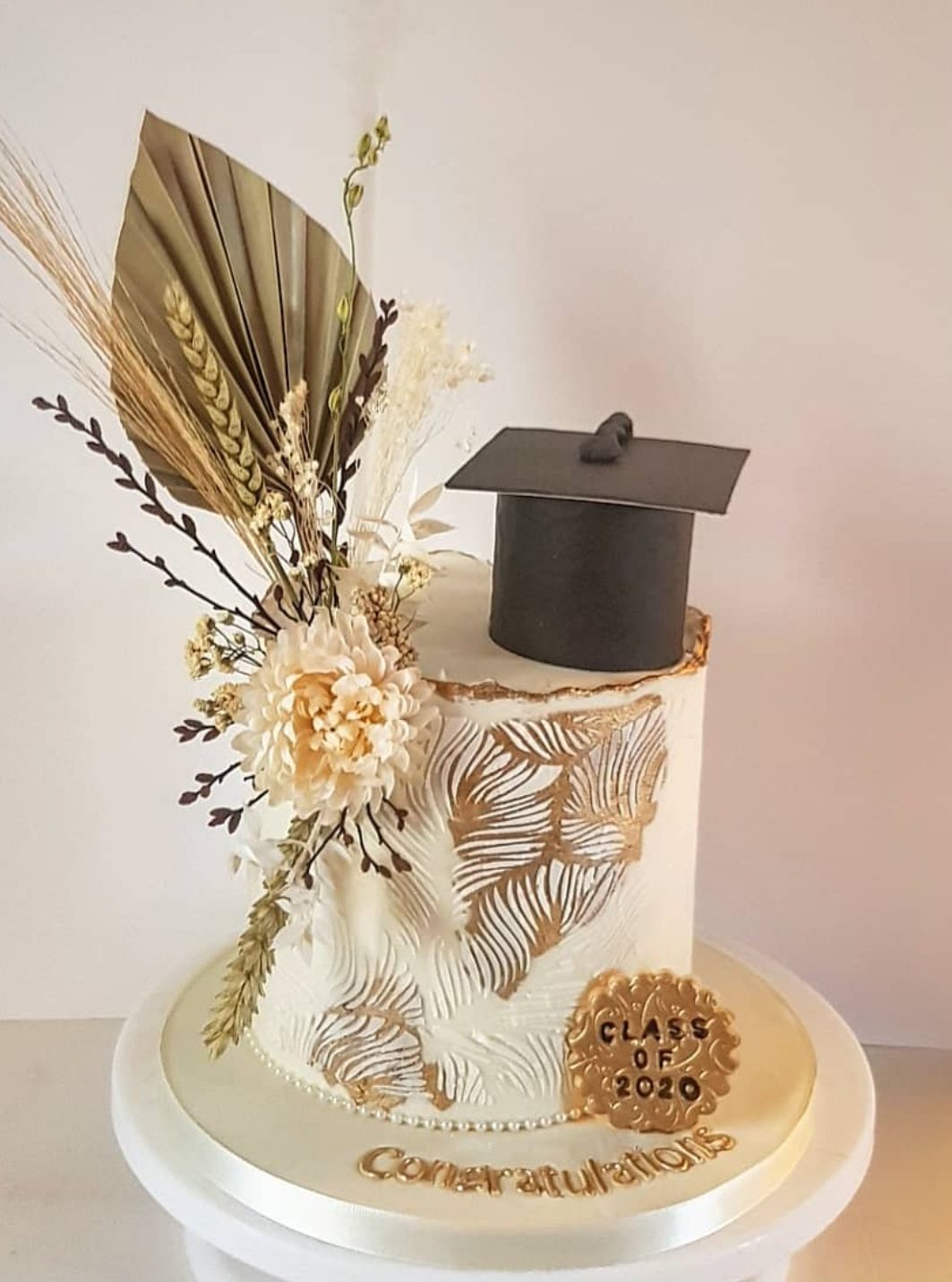 Elegant graduation cake ideas
