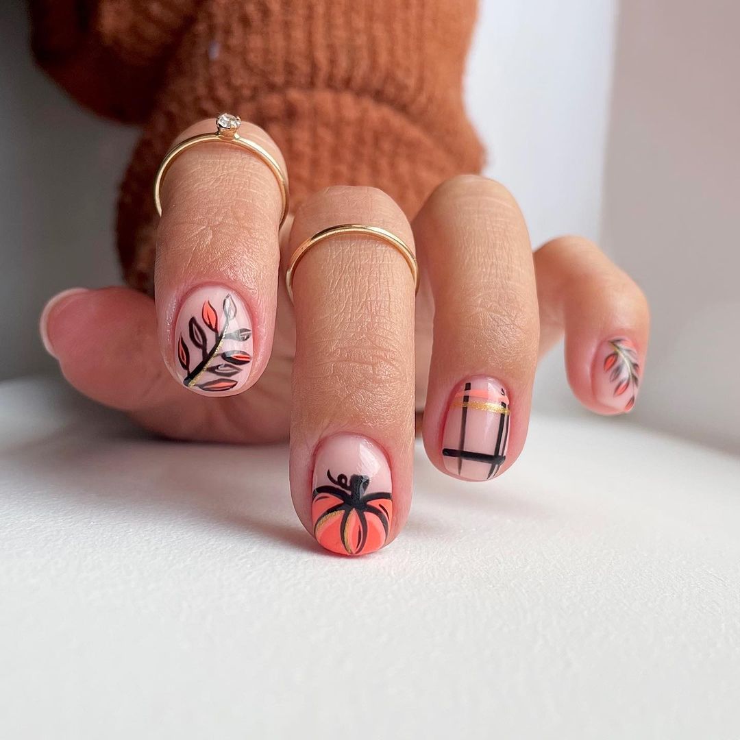 Cartoonish Pumpkin Nails