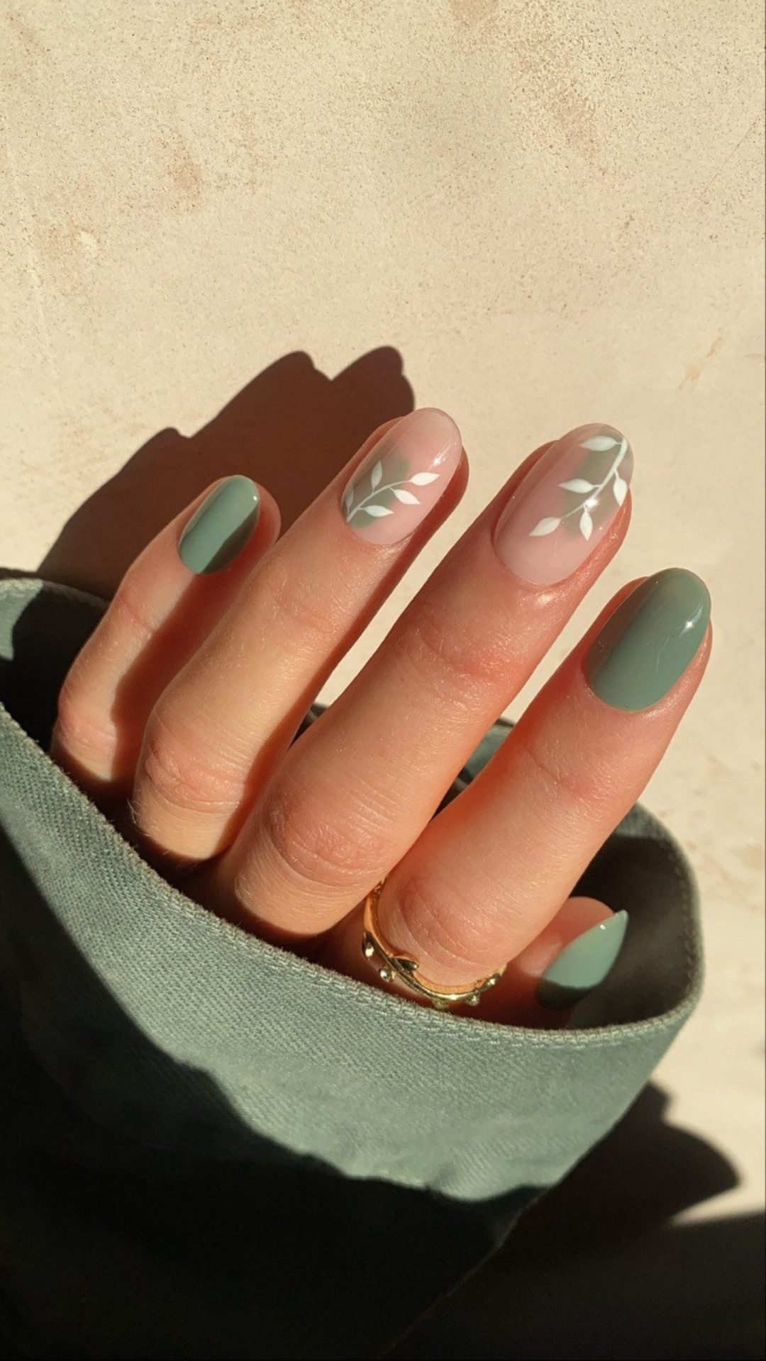 25 Sage Green Nails That Are Worth Swooning Over