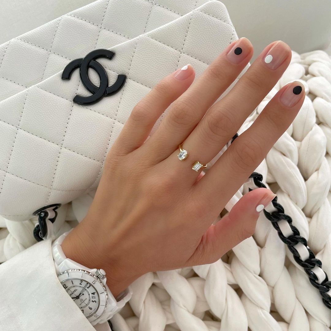 25 Simple Minimalist Nails For An Understated Manicure