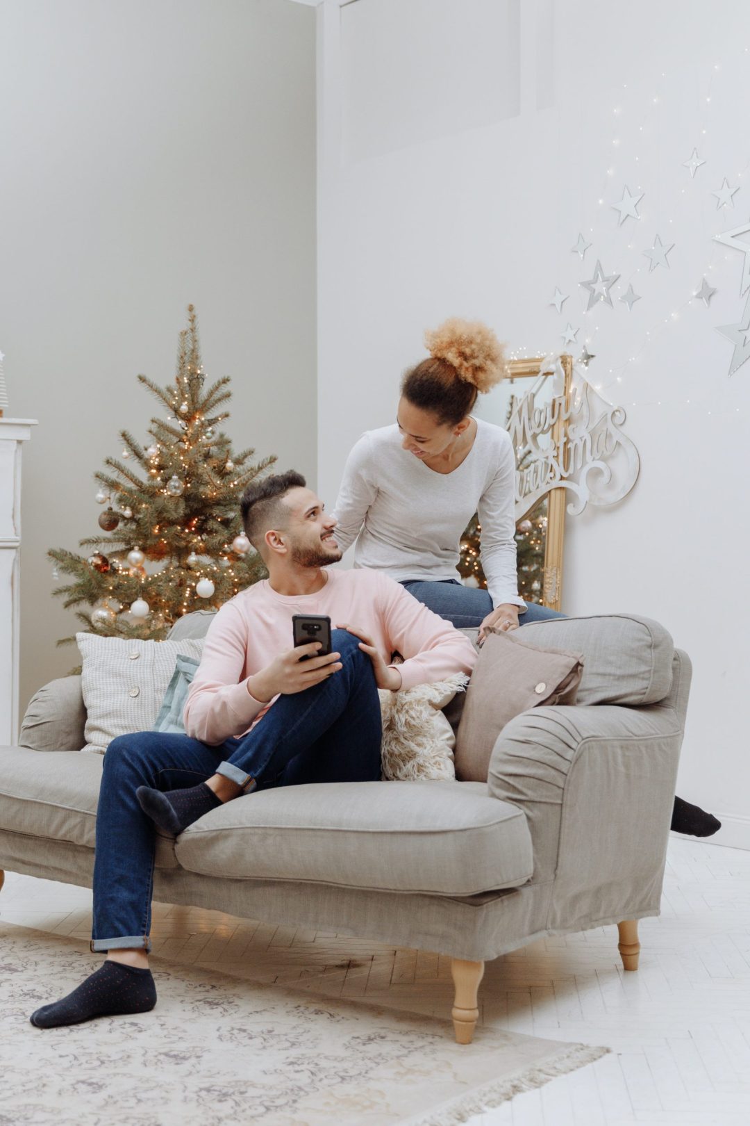 30 Useful & Practical Christmas Gifts For Your Boyfriend’s Family