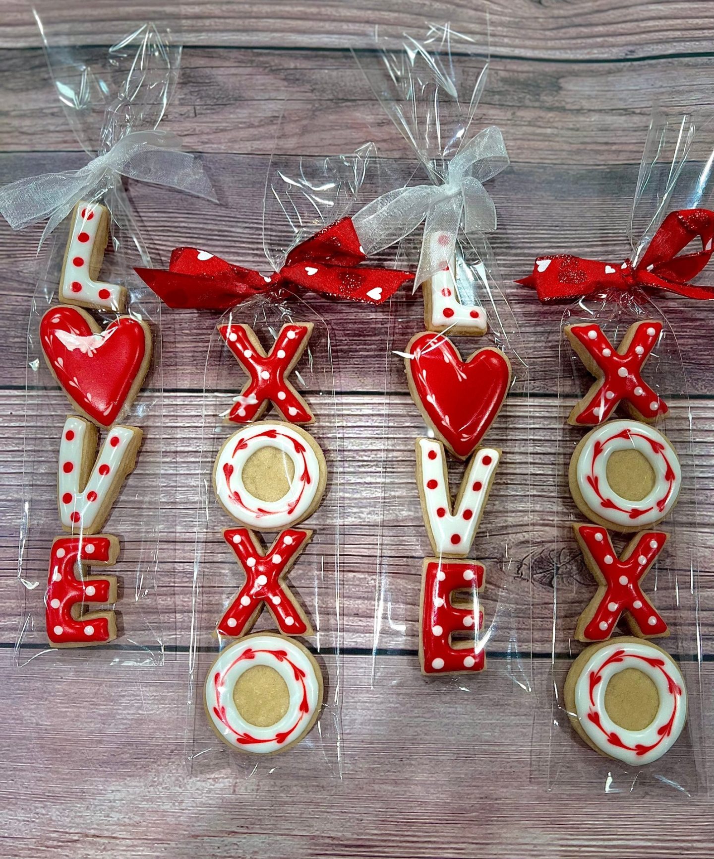 Red and white xoxo Valentine's Day cookies