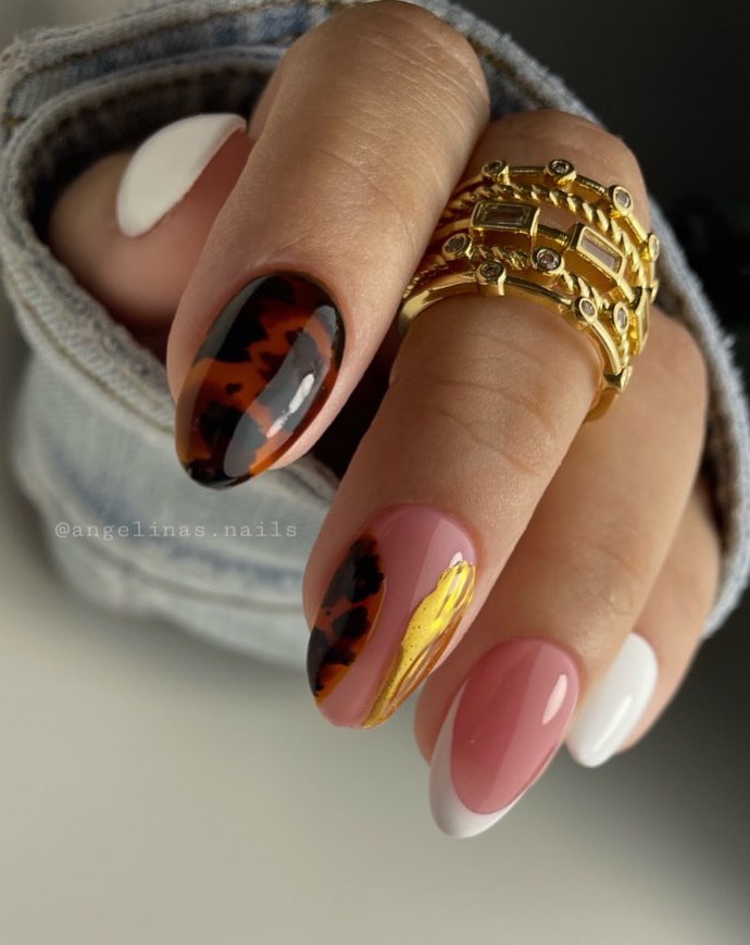 Tortoiseshell nails with white French tips