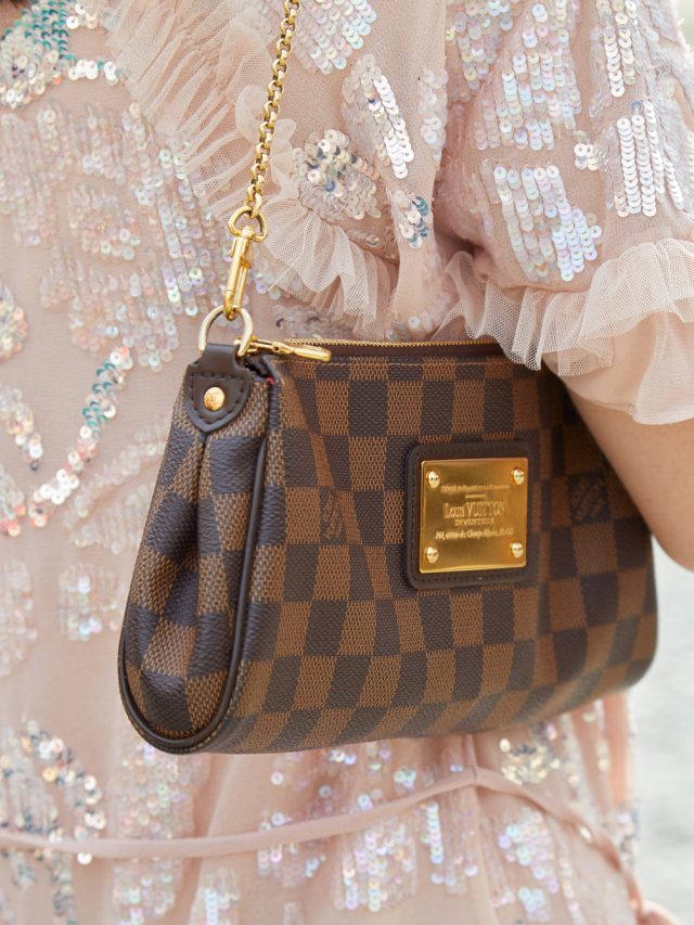 15 Chic Discontinued Louis Vuitton Bags For A Vintage Look