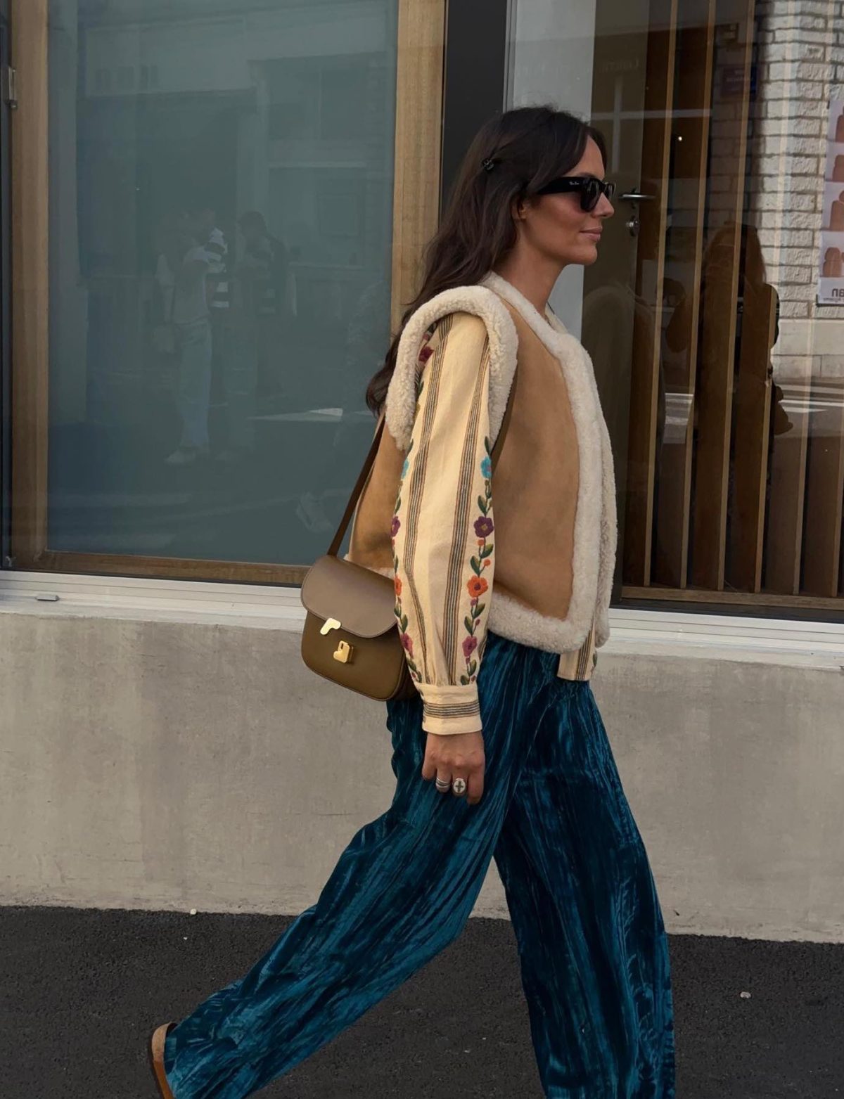 10 Outfits To Wear With Velvet Pants For Extra Smooth Looks