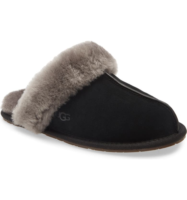 Black and grey UGG Scuffette II Slipper 