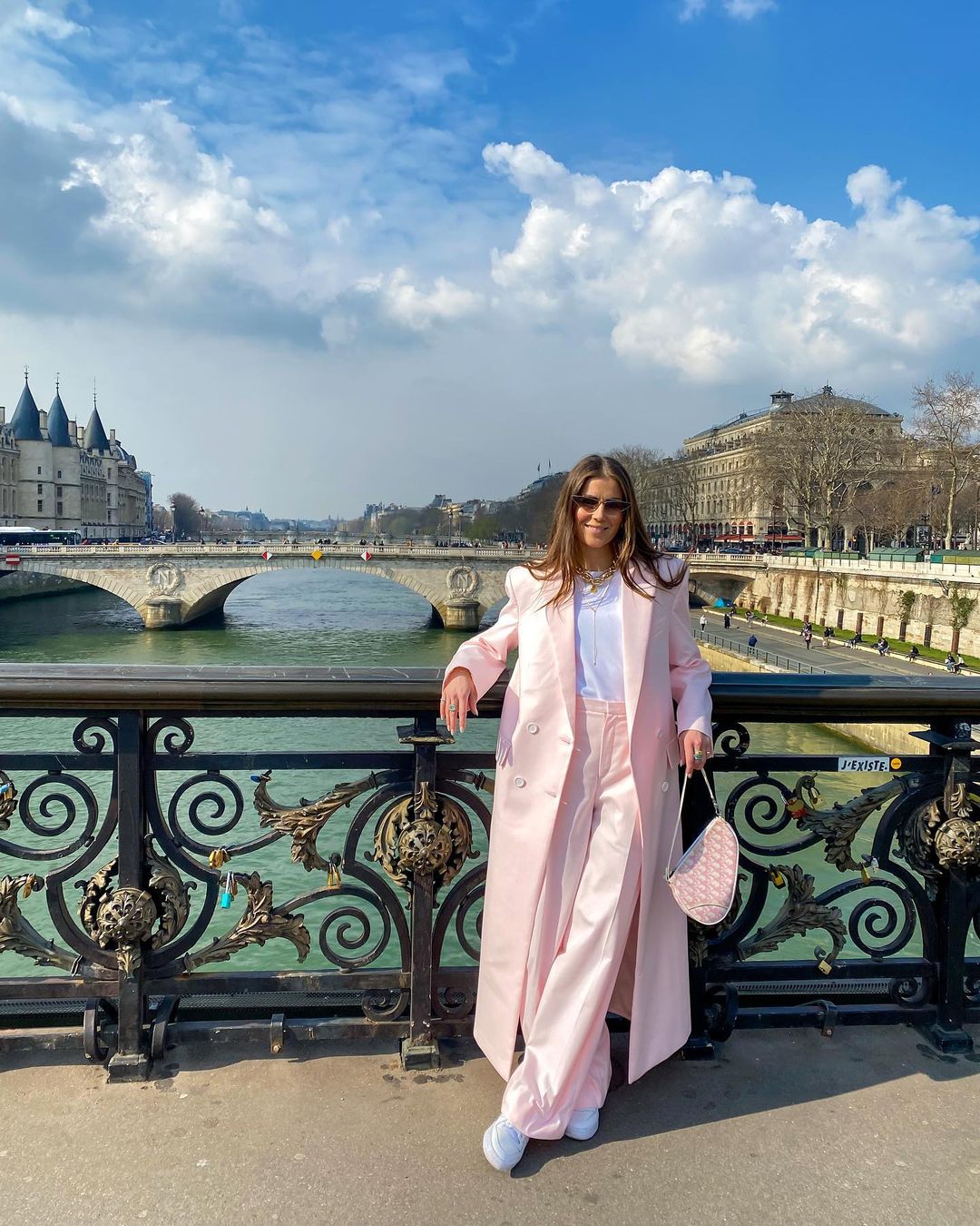 Light pink trench coat outfit with pink baggy pants