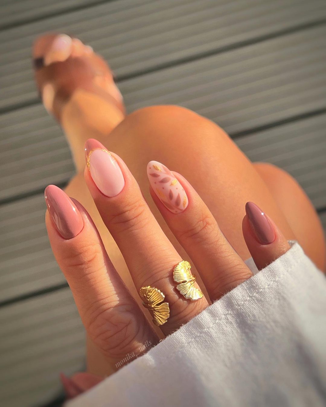 Short mauve fall nails with flower nail art