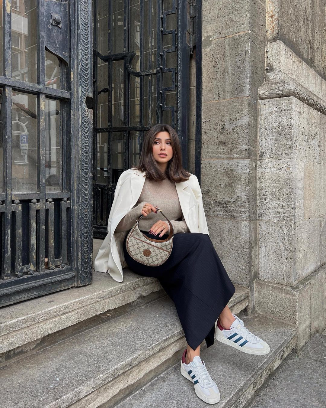 Chic business casual fall outfit with Gucci Ophidia bag and white blazer