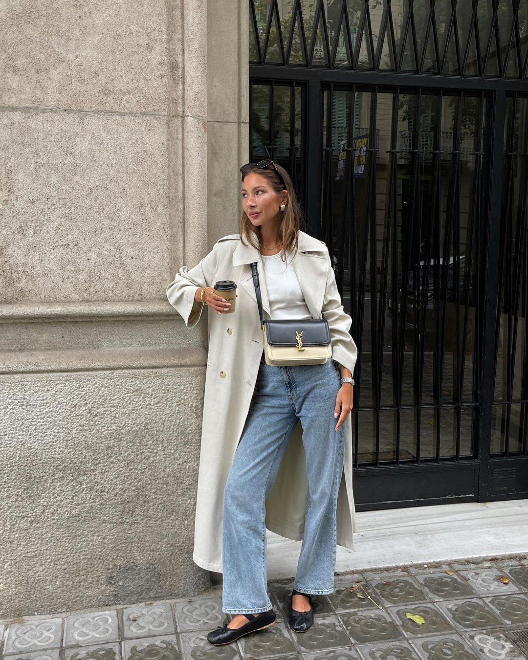 Chic and casual fall outfit with trench coat and jeans
