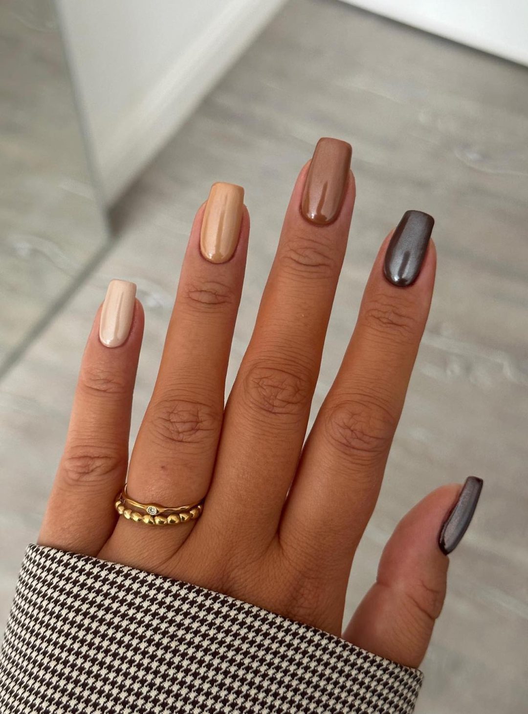 25 Classy Brown Nails That Are Perfect For Fall