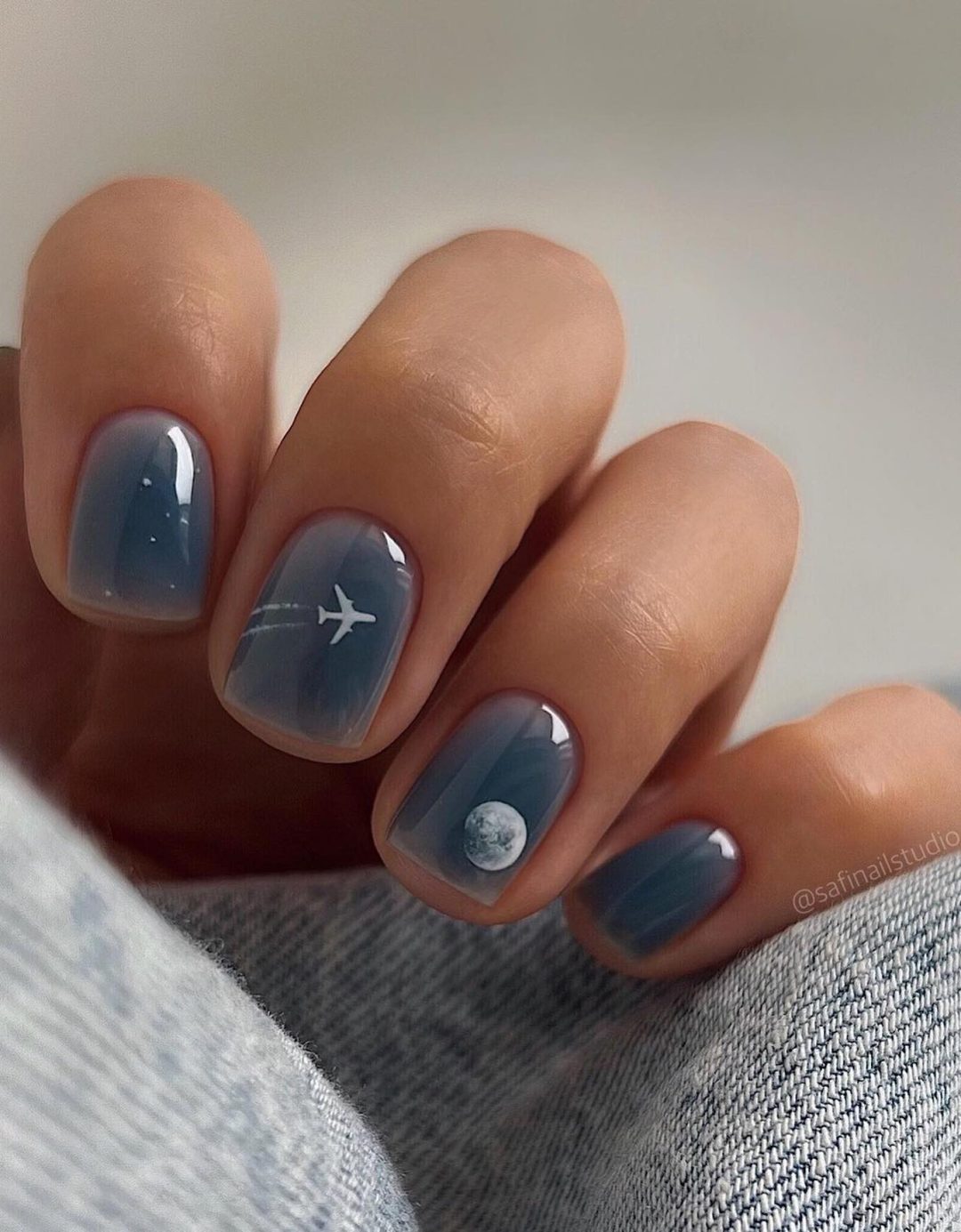 25 Classy Gray Nails That Are Anything But Boring