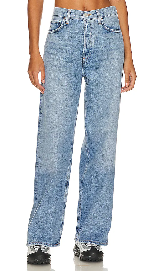 Baggy jeans in light blue wash