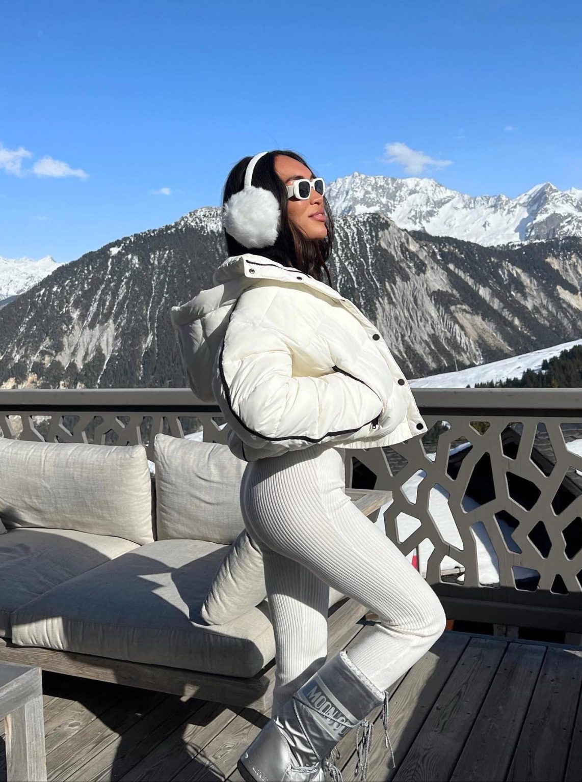 25 Chic Ski Outfits To Wear On The Slopes