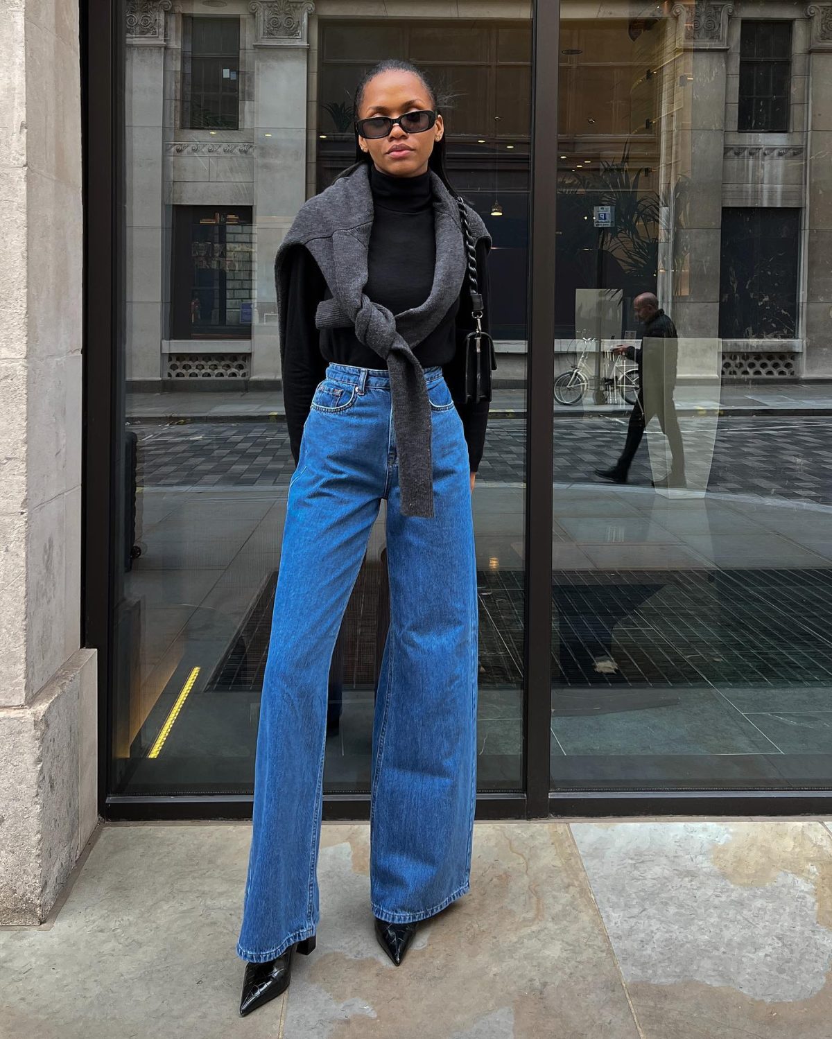 6 Easy, Chic Looks To Wear With High-Waisted Jeans